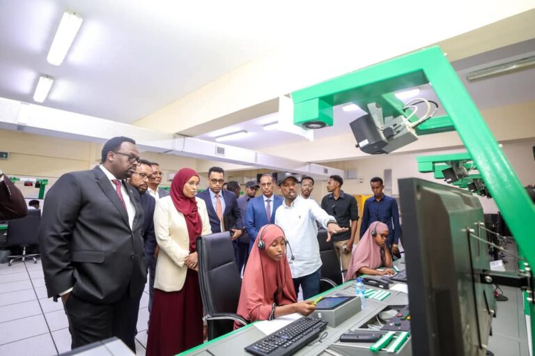 Ra’iisul Wasaare Ku-xigeenka oo kormeer shaqo ku tagay dhowr Wasaaradood 