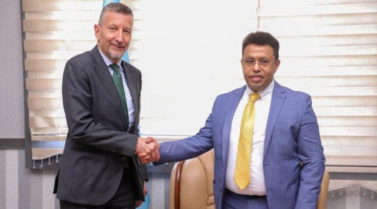 Agaasimaha Waaxda Yurub iyo Ameerika oo qaabbilay Safiirka  dalka Switzerland 