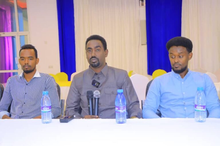 Wasiirka Ciyaaraha Galmudug oo tababar Aqoon kororsi ah u furay Dhallinyarada Galmudug