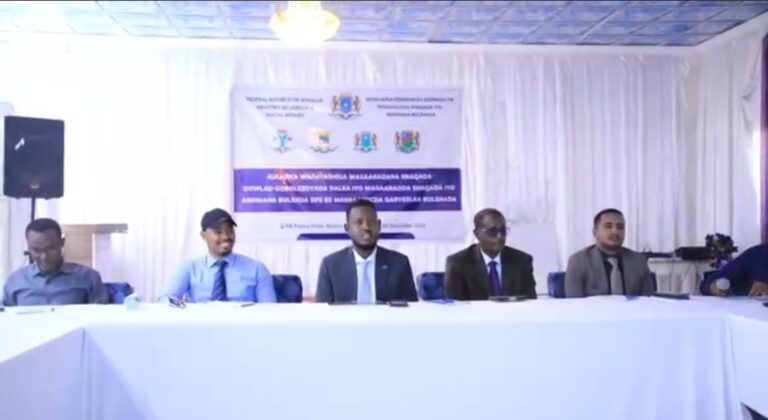 Wasiirka shaqada XFS oo Shirka Wadatashi ah kusoo gabagabeeyay Baydhabo 