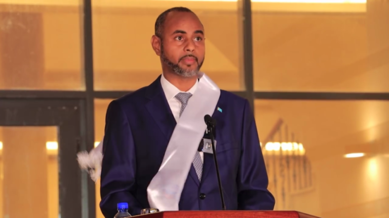 Wasiirka Gaashaandhigga oo ka qeybgalay xafladda qalinjebiyaasha Soomaaliyeed oo lagu qabtay Safaaradda Turkiga