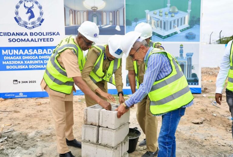 Taliyaha CBS oo Dhagax Dhigay Dhismaha Masjidka Xarunta Dhexe ee Booliska