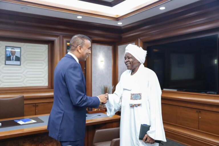 Ra’iisul Wasaare Xamsa oo qaabilay Danjiraha Sudan u fadhiya Soomaaliya