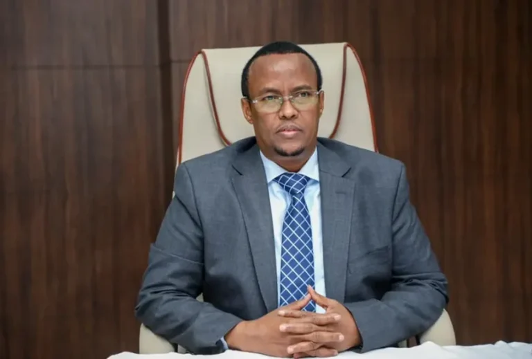 Madaxweynaha Hirshabeelle oo cambaareeyay qaraxii ay khawaarijta ka fuliyeen Baladweyne