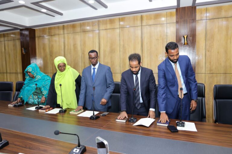 Kulanka Guddiga Joogtada ah oo lagu dhaariyay xubno ka tirsan Golaha Wasiirrada 