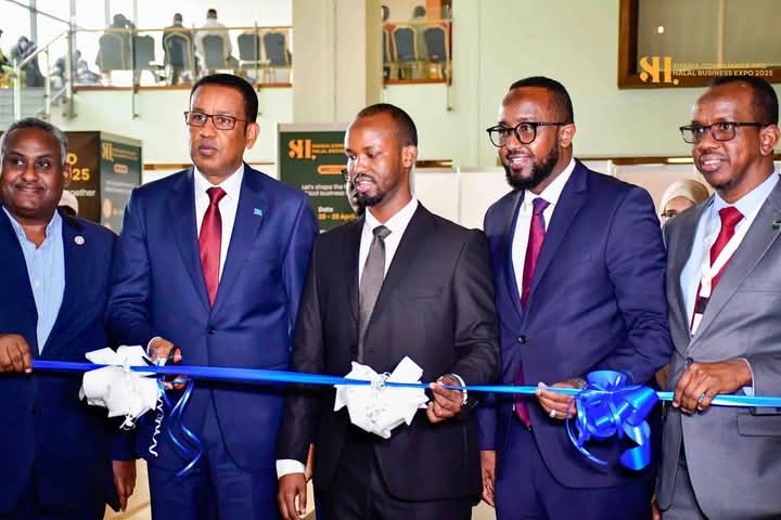 Amb Jibriil oo xariga ka jaray bandhigga ganacsiga Islaamka oo ka furmay Nairobi