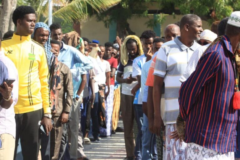 SAWIRRO: Degmooyinka Kaaraan iyo Hodan oo ay ka socota diiwaangelinta codbixiyaasha