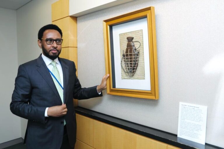 Wasiirka Maaliyadda XFS oo Bankiga Adduunka ku wareejiyay Astaan dhaqan