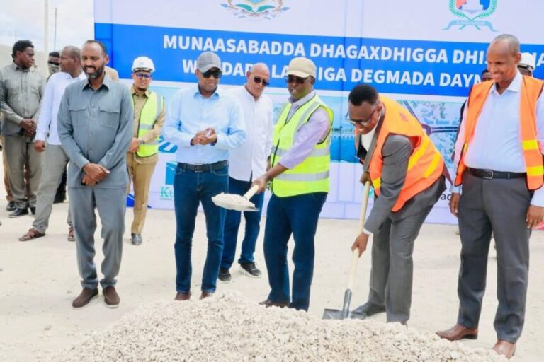 Dhismaha waddo laami ah oo laga dhagax dhigay degmada Dayniile