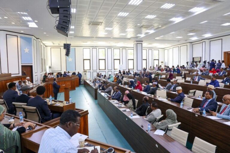 MUDANAYAASHA GOLAHA SHCABKA OO AKHRINTA KOOWAAD MARSIIYAY HESHIISKII LAGU DHISAY URUR GOBOLEEDKA IGAD