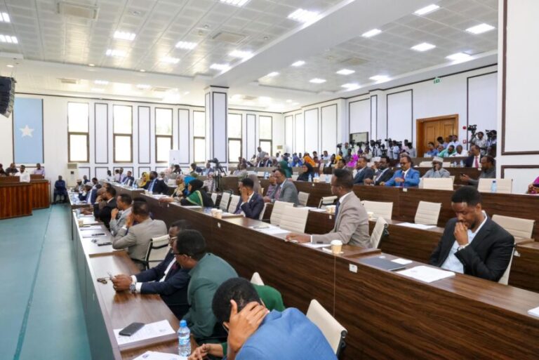 Golaha shacabka oo ansixiyey hindise sharciyeedka Barakacayaasha iyo dad dhigista
