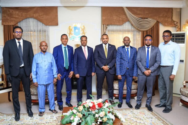 Wasiirka Arrimaha Dibadda Soomaaliya oo booqday xarunta Safaaradda Safaaradda Soomaaliya ee Ciraaq