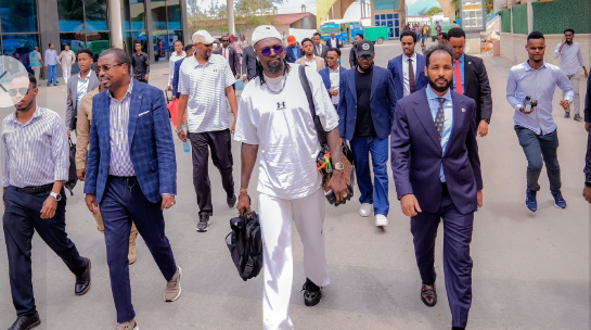 Wasiirka dhallinyarada XFS oo muqdisho kusoo dhoweeyay ciyaartooy caalami ah