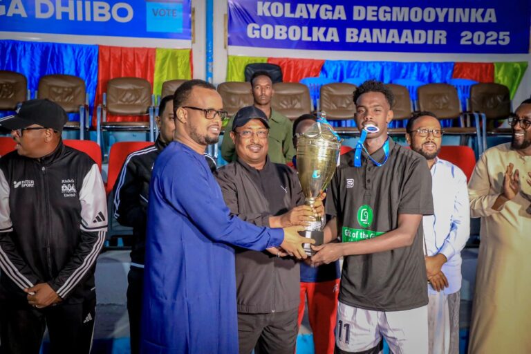 Degmada Shibis oo ku guuleysatay Koobka Kubadda Koleyga Degmooyinka G. Banaadir