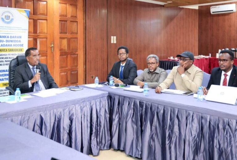 Wasiirka Arrimaha Gudaha XFS oo si rasmi ah u furay Kulanka Isu Duwidda Dowladaha Hoose