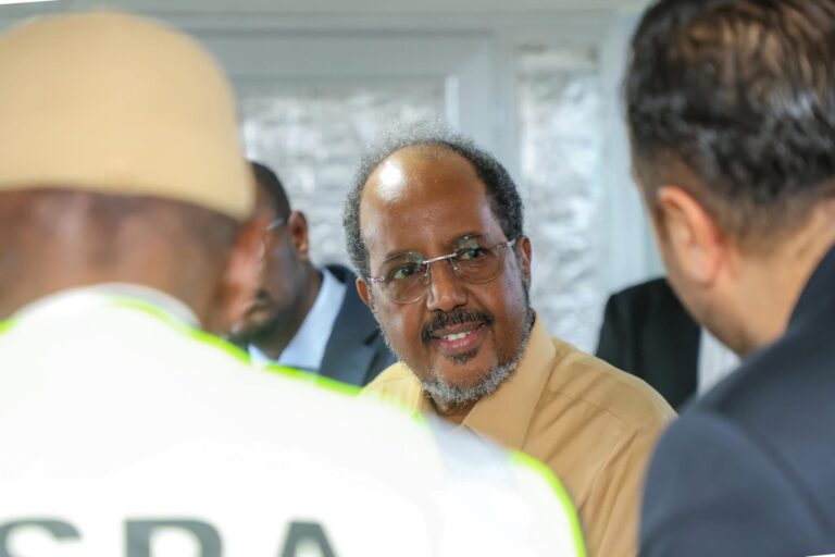 Madaxweyne Xasan Sheekh Maxamuud oo kormeer ku tagay Markabka Shidaalka ee “Oruc Reis”.