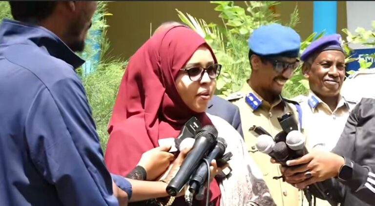 Wasiiru dowlaha Waxbarashada oo ardayda Soomaaliyeed u rajeysay natiijo wanaagsan