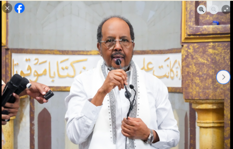 Madaxweyne JFS oo Salaadda Ciidda Carrafo la oogay Kumannaan Shacab ah