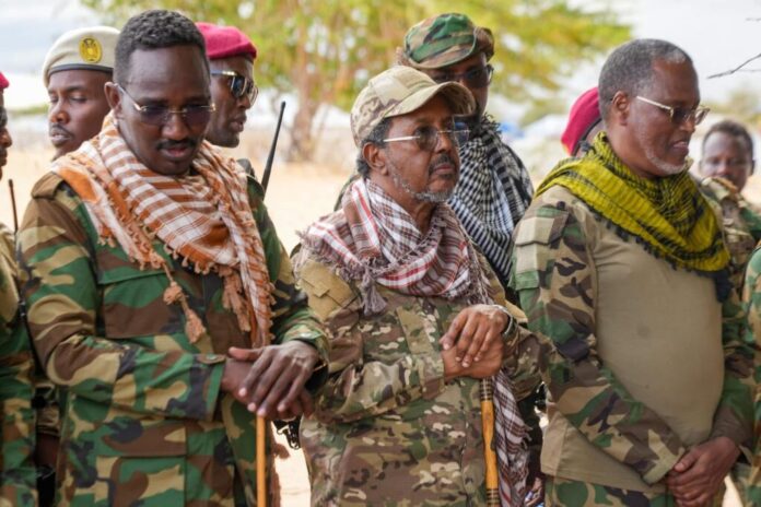 Madaxweynaha Soomaaliya oo dib ugu laabtay furumaha dagaalka si uu dar dar geliyo dagaalka Al shabaab