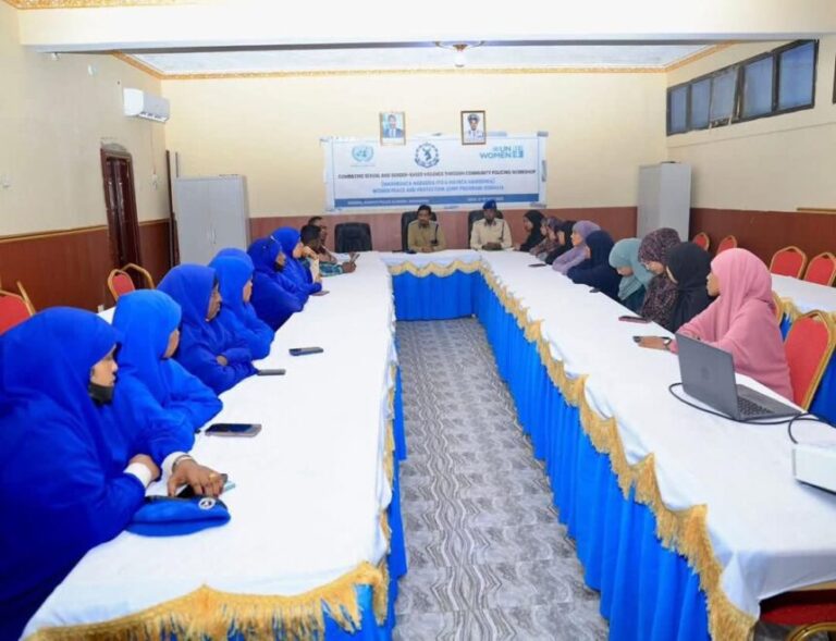 Taliyaha Boliiska oo Muqdisho ka daahfuray Mashruuca Nabadda iyo u Hiilinta Haweenka