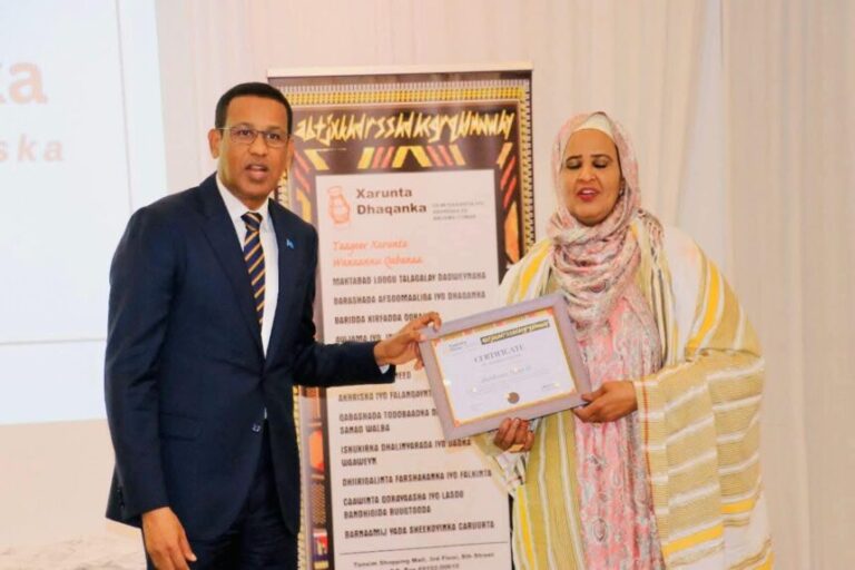 Safiirka Soomaaliya ee Kenya oo ka qeybgalay kulan looga hadlayay adkeynta dhaqanka