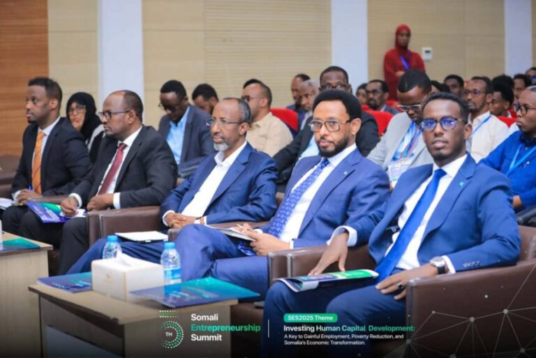 Wasiir Biixi oo Muqdisho ka furay shir Madaxeedka hal abuurka ganacsiga Soomaaliyeed