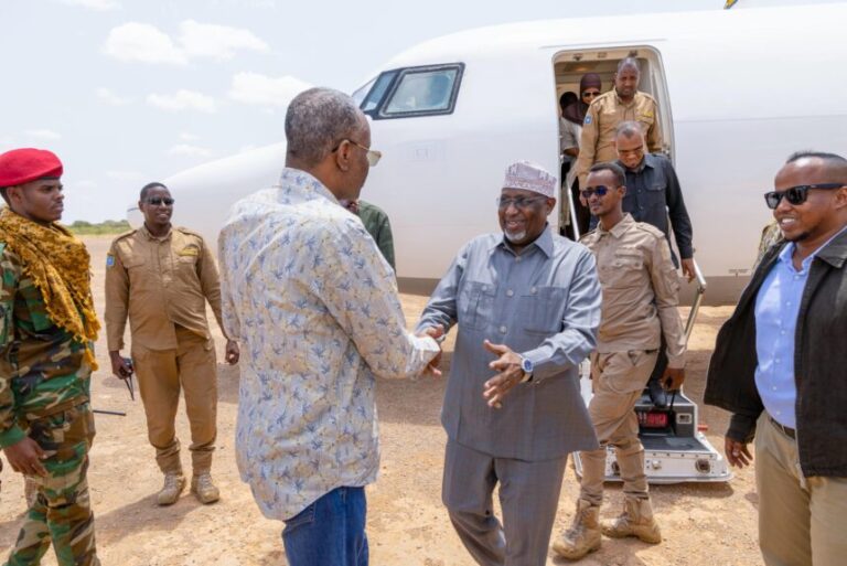 Guddoomiyaha Golaha Shacabka oo booqasho Ku tegay Magaalada Xuddur