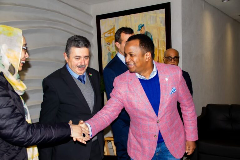 Wasiirka Arrimaha Dibadda Soomaaliya oo Koonfur Afrika u tegay furitaanka Safaaradda cusub