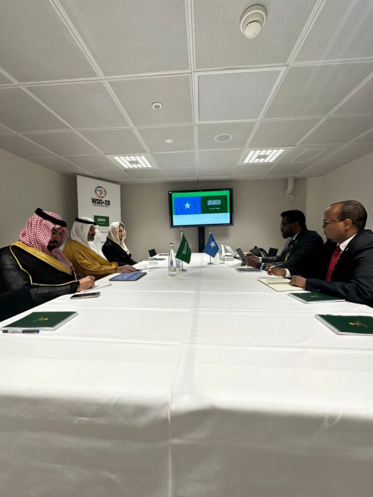 Dowladaha Soomaaliya iyo Sacuudi Carabiya oo yeeshay kulan lagu xoojinayo iskaashiga dhijitaalka ah