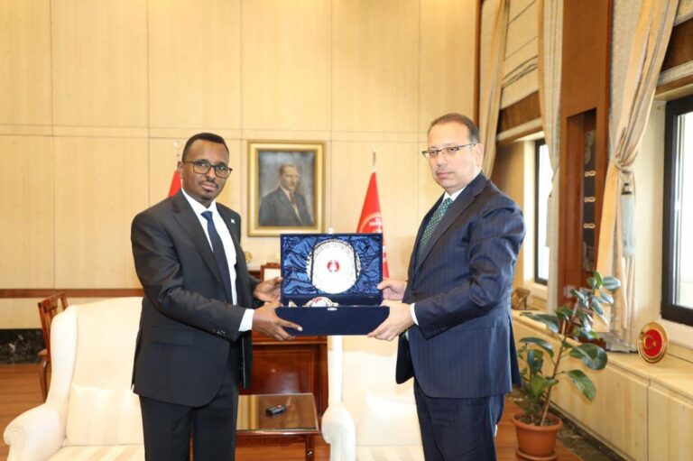 Xafiiska Hantidhowrka Guud ee JFS iyo Maxkamadda Xisaabta ee Turkiga oo saxiixday heshiis is-afgarad ah