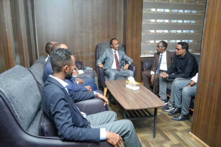 Ku-simaha Xeer Ilaaliyaha Guud ee Qaranka oo qaabilay wafdi ka socda Jaamacadaha Bariga Afrika iyo Jigjiga