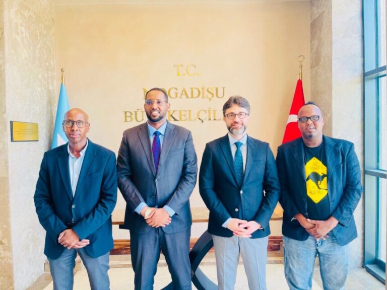 Madaxweyne Ku-xigeenka Galmudug oo la kulmay Safiirka Turkiga ee Soomaaliya