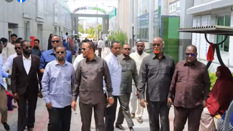 Maamulka Hirshabeelle oo kaalmo lacag ah gaarsiiyay ciidanka ku jira Martiini