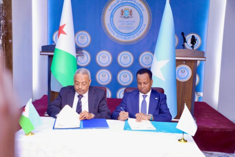 Soomaaliya iyo Jabuuti oo Kala saxiixday heshiis is-afgarad oo muhiim ah