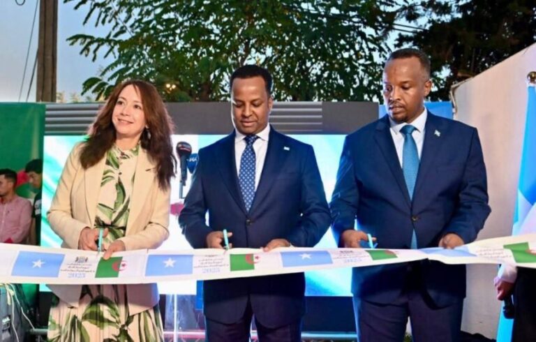 Wasiirka Arrimaha Dibadda Soomaaliya oo Daah-furay Dhisme Cusub oo Safaaradda Aljeeriya