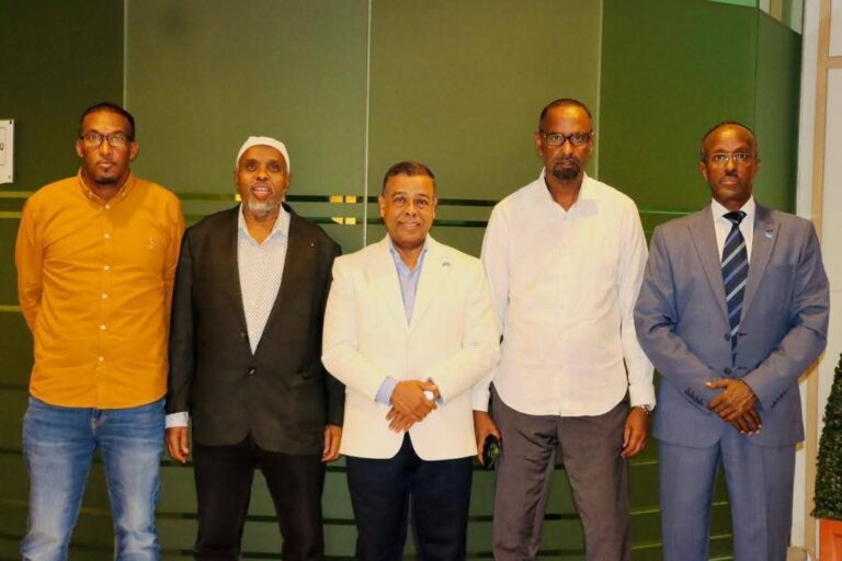 Safiirka Soomaaliya ee Malaysia oo sheegay in la qaaday tallaabooyin lagu horumarinayo iskaashiga waxbarashada labada dal