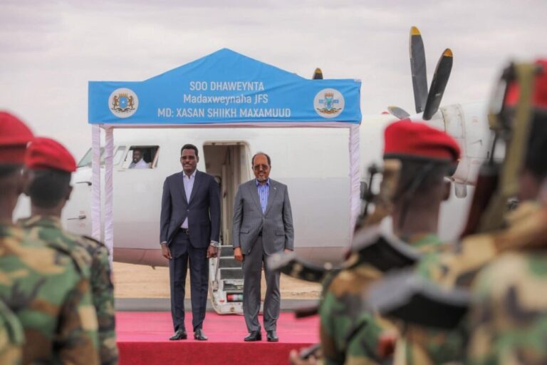 Madaxweyne Xasan Sheekh oo lagu soo dhaweeyey Dhuusamareeb