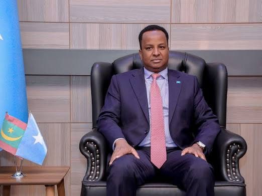 Wasiirka Arrimaha Dibadda iyo Wafdi uu Hoggaaminayo oo Gaaray Dalka Aljeeriya