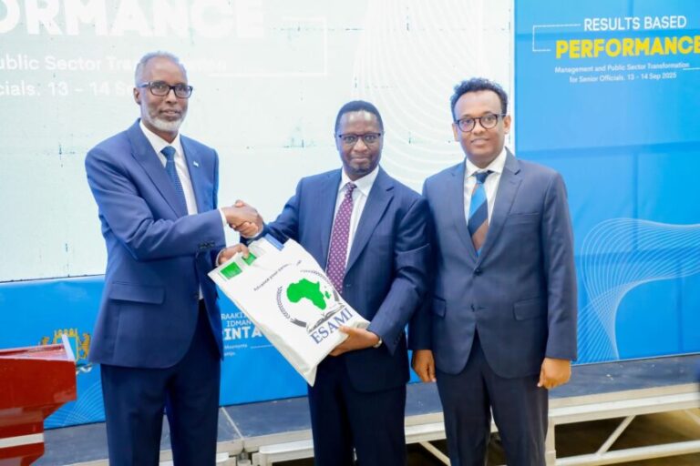 Muqdisho oo laga furay aqoon is waydaarsi ku saabsan horumarinta adeegyada Dowladda