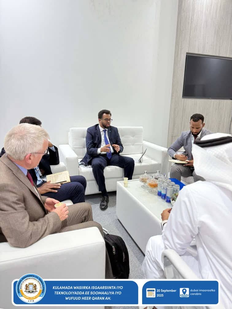 Wasiirka Isgaarsiinta iyo Tiknoolajiyada oo kulan la qaatay dhiggiisa dalka Kenya