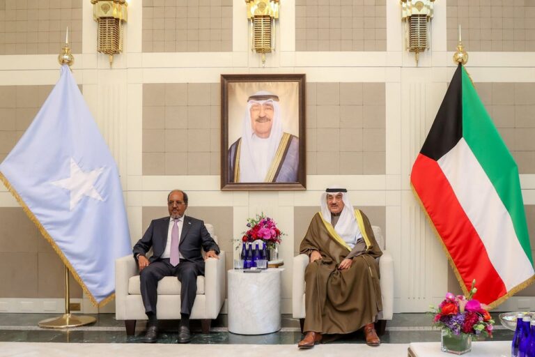 Madaxweyne Xasan Sheekh oo New York kula kulmay Dhaxal-sugaha Kuwait Madaxweyne Xasan Sheekh oo New York kula kulmay Dhaxal-sugaha Kuwait