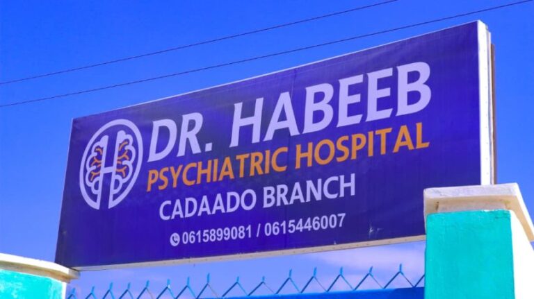 Dr Xabeeb iyo wafdi dhakhaatiir ah oo gaaray degmada Cadaado