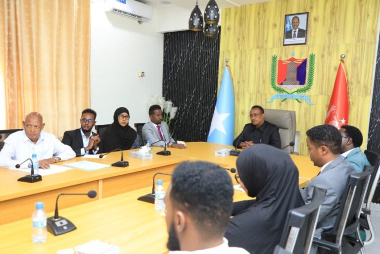 Maamulka Gobolka Banaadir oo ka shiray amniga, bilicda iyo adeegyada bulshada