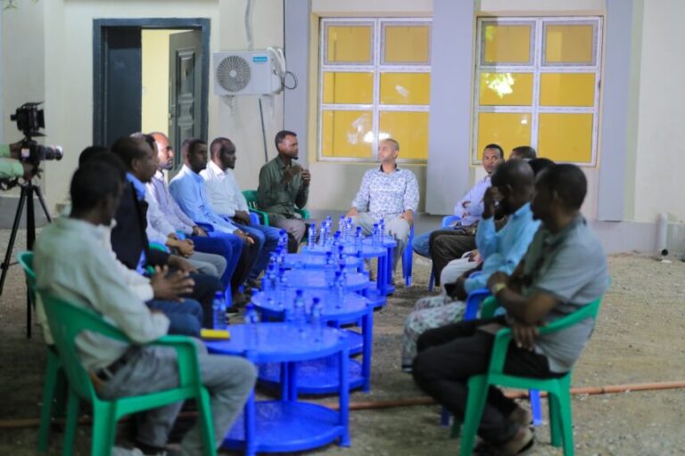 Wasiir Jaamac oo kulamo wadatashi ah ka wada degmada Waajid