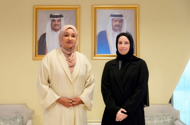 Wasiirka Qoyska oo kulan la qaadatay dhiggeeda dalka Qadar Wasiirka Qoyska oo kulan la qaadatay dhiggeeda dalka Qadar