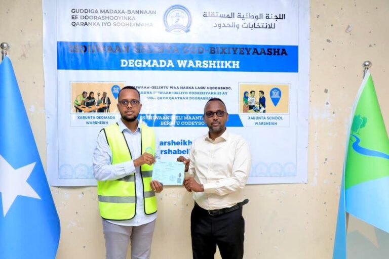 Guddiga Doorashooyinka oo degmada Warshiikh ka bilaabay ololaha diiwaangelinta codbixiyeyaasha