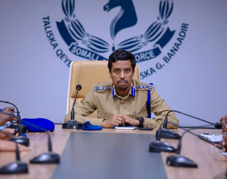 Taliyaha CB Soomaaliyeed oo guddoomiyay kulanka toddobaadlaha ah ee amniga Caasimadda