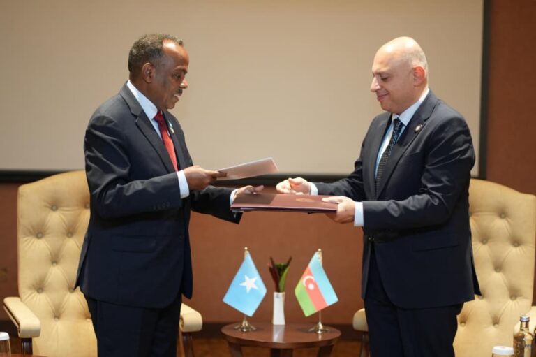 Soomaaliya iyo Azerbaijan oo heshiis Diblumaasi ah kala saxiixday