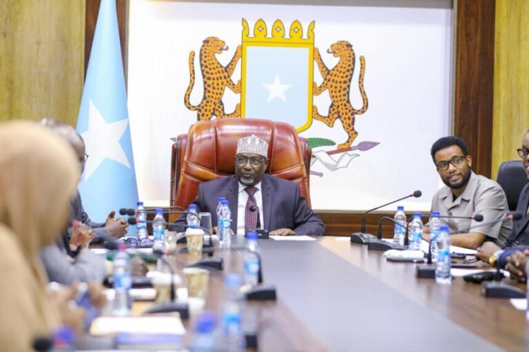 Guddoomiyaha Golaha Shacabka oo shir guddoomiayay kulanka aan caadiga ahayn ee guddiga joogtada ah