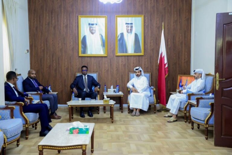 Wasiiru-Dowladaha Gaashaandhigga oo la kulmay Safiir-ku-xigeenka Safaaradda Qatar